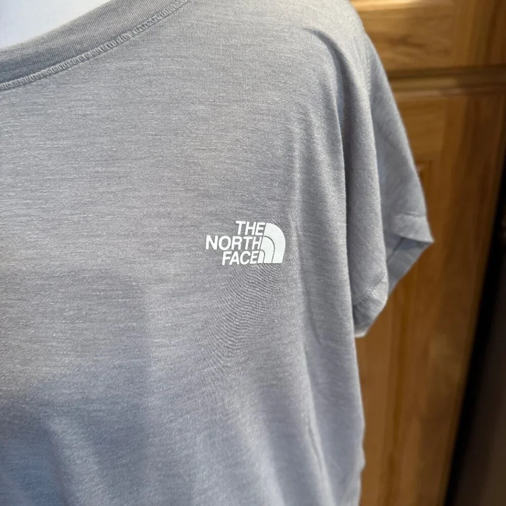 The North Face Wander Slitback Tee Women’s Medium Gray Keyhole EUC - Picture 4 of 13